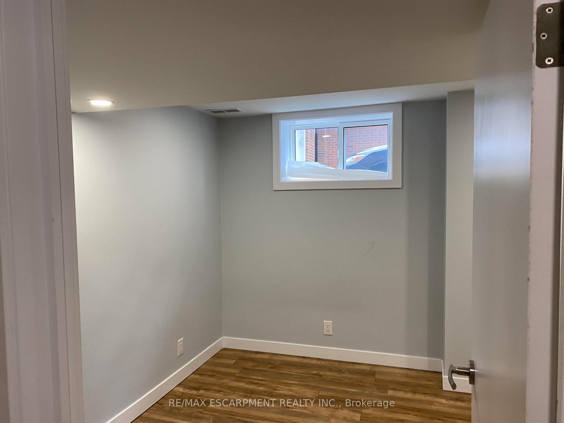 Photo 13 of Unit LOWER, 3 Penlake Court, Hamilton, Westcliffe — HOMEH