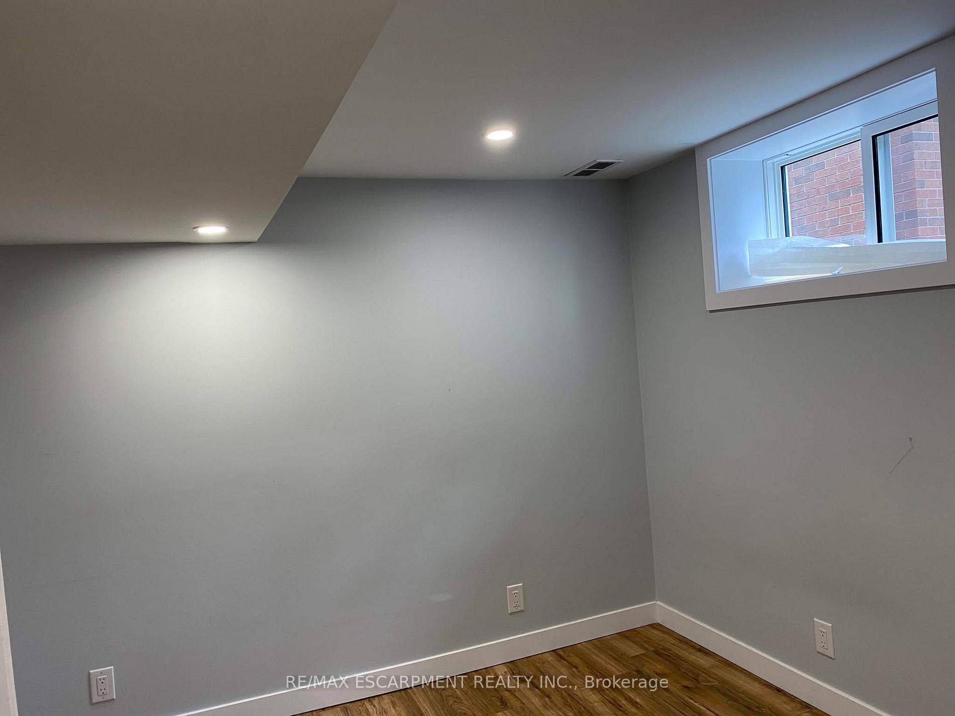 Photo 14 of Unit LOWER, 3 Penlake Court, Hamilton, Westcliffe — HOMEH