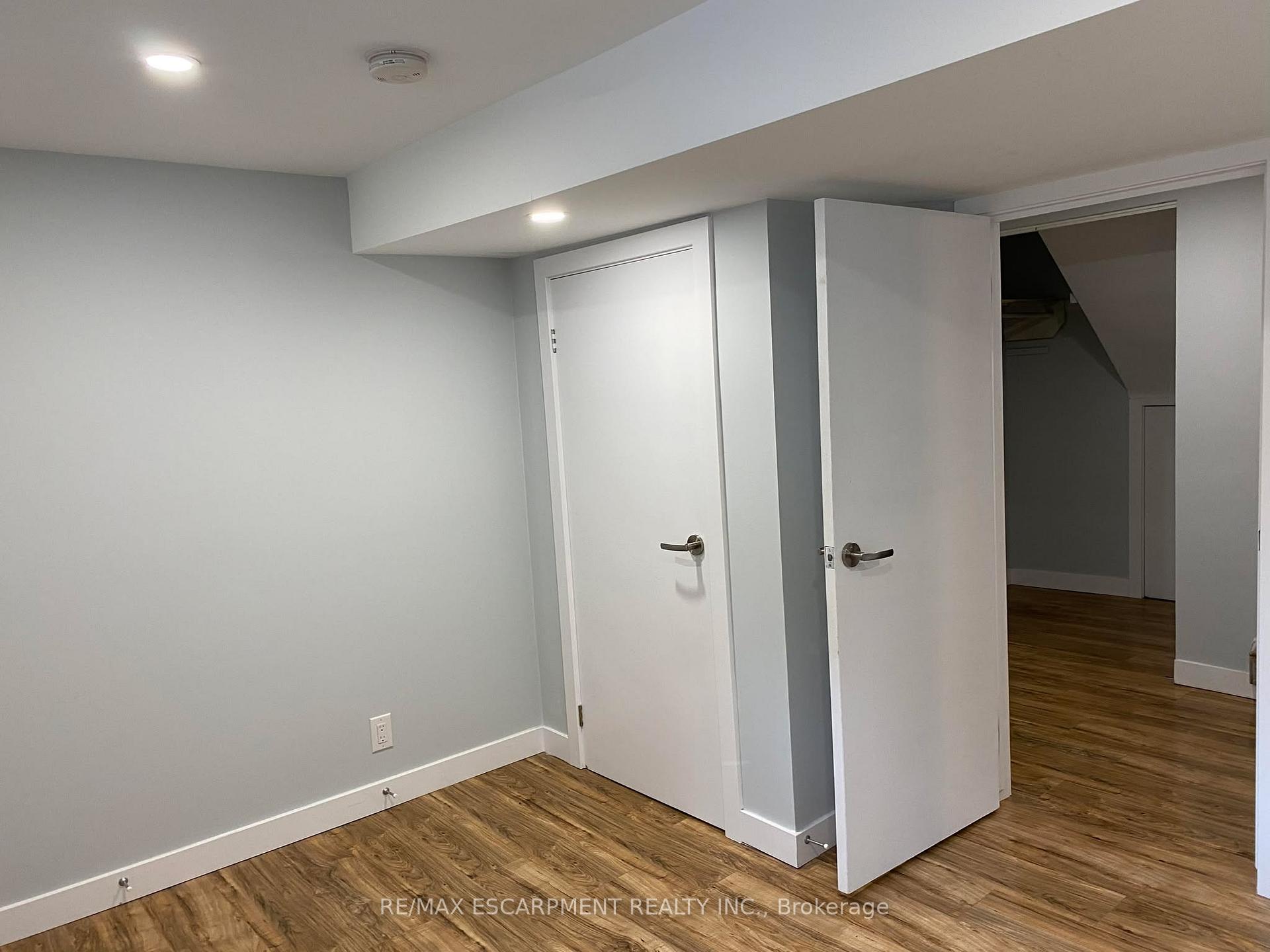 Photo 8 of Unit LOWER, 3 Penlake Court, Hamilton, Westcliffe — HOMEH
