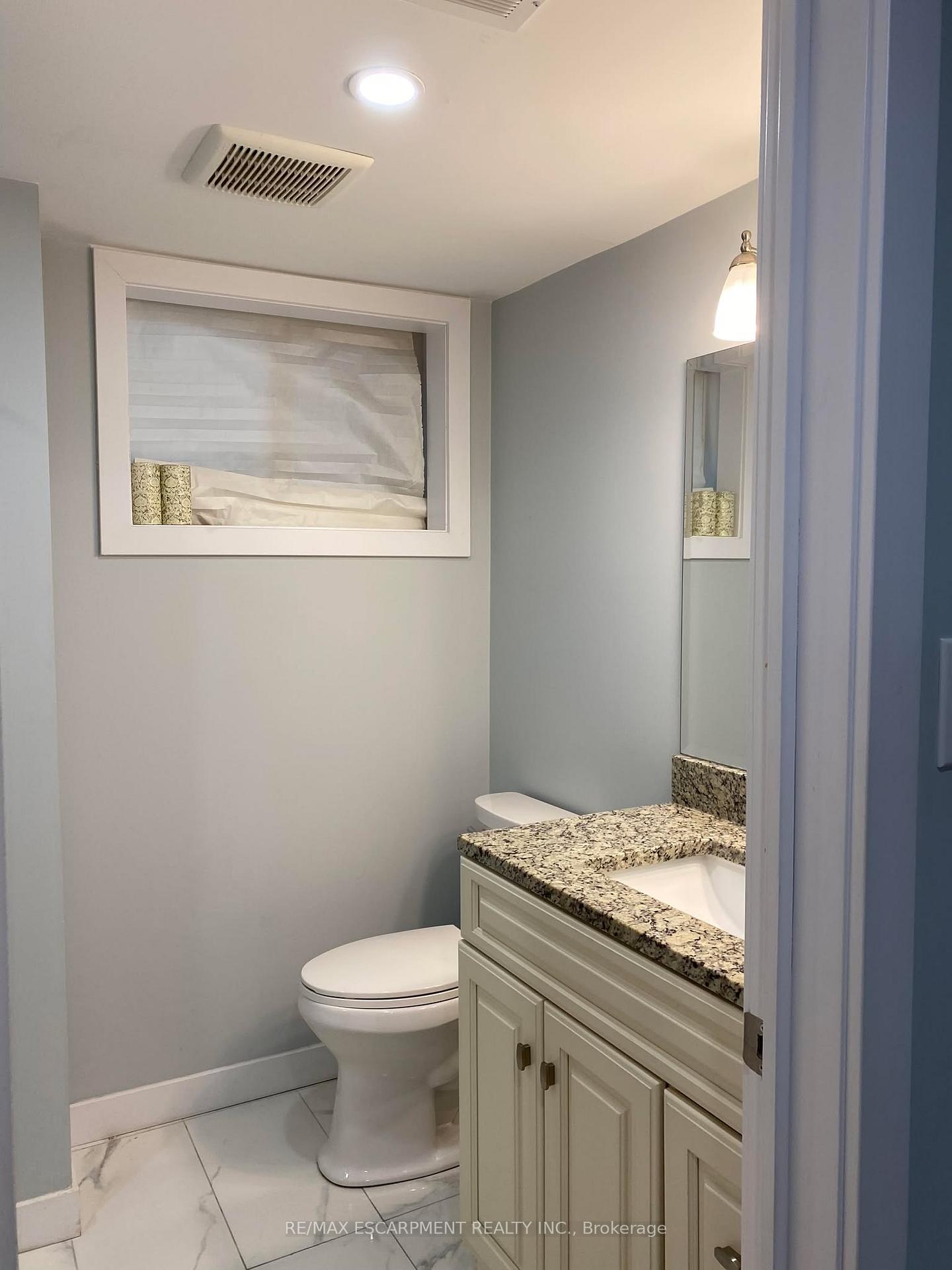 Photo 10 of Unit LOWER, 3 Penlake Court, Hamilton, Westcliffe — HOMEH