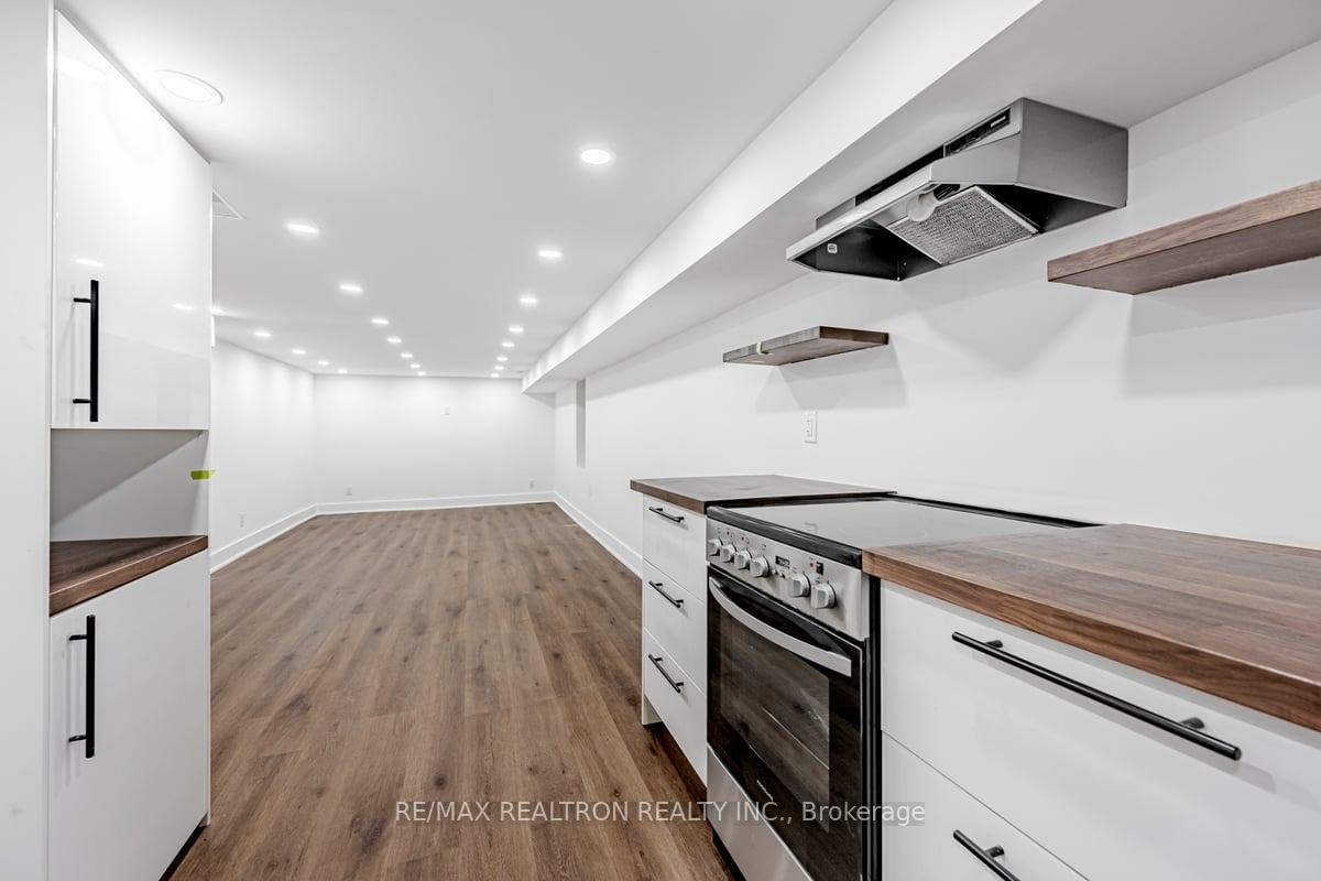Photo 2 of Unit Bsmt, 22 Roxton Road, Toronto, Trinity-Bellwoods — HOMEH