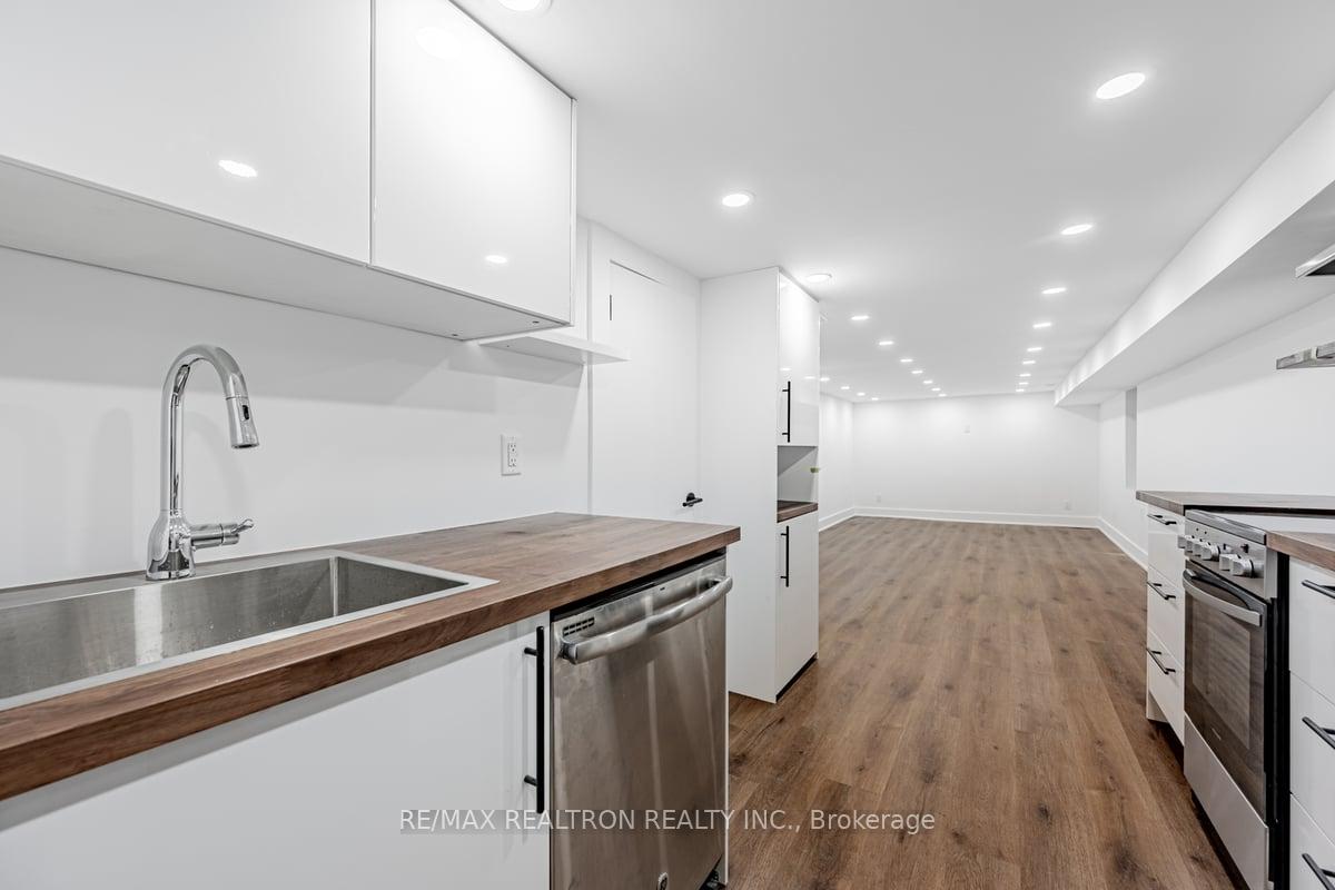 Photo 3 of Unit Bsmt, 22 Roxton Road, Toronto, Trinity-Bellwoods — HOMEH