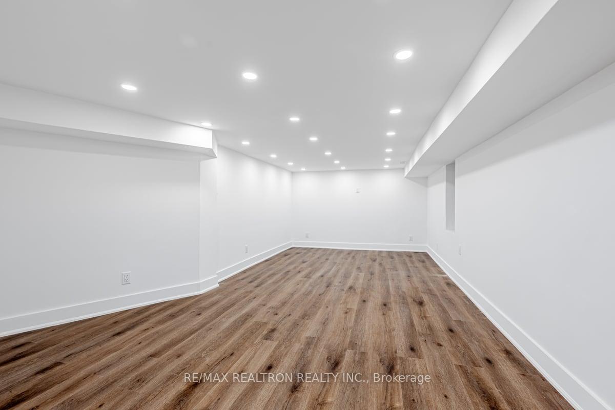 Photo 8 of Unit Bsmt, 22 Roxton Road, Toronto, Trinity-Bellwoods — HOMEH