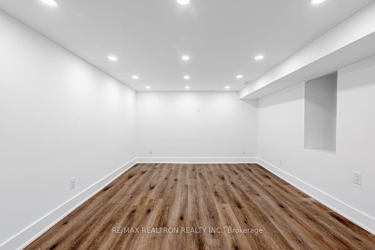 Photo 14 of Unit Bsmt, 22 Roxton Road, Toronto, Trinity-Bellwoods — HOMEH