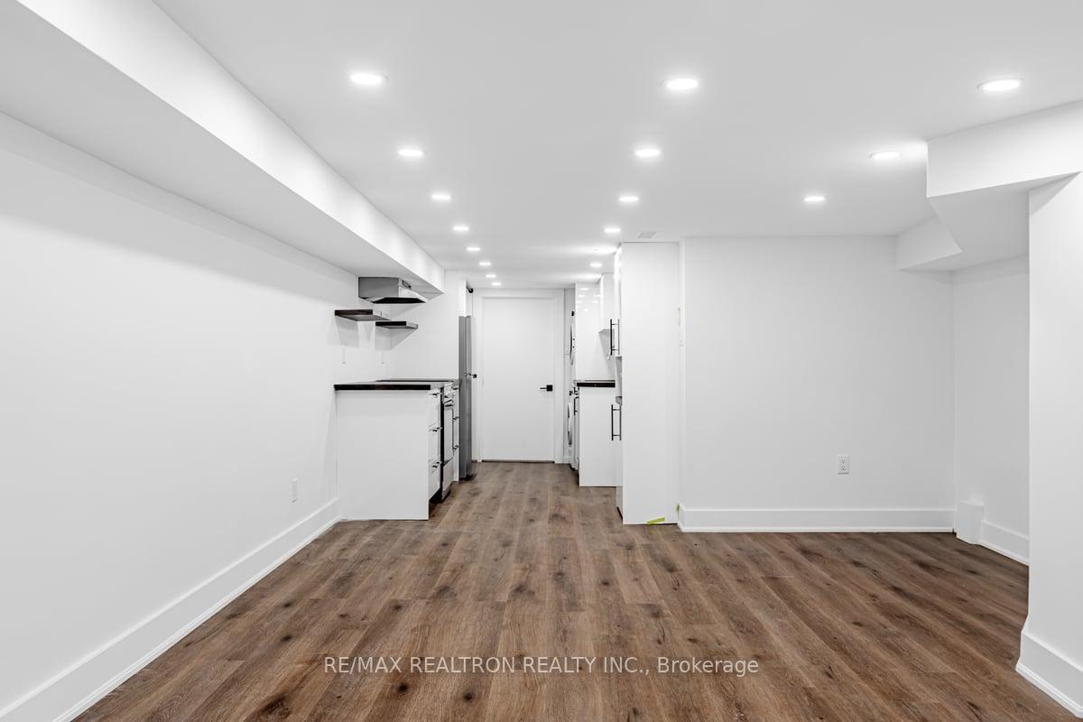 Photo 18 of Unit Bsmt, 22 Roxton Road, Toronto, Trinity-Bellwoods — HOMEH