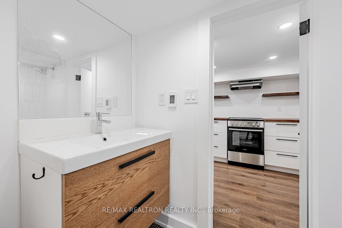 Photo 10 of Unit Bsmt, 22 Roxton Road, Toronto, Trinity-Bellwoods — HOMEH