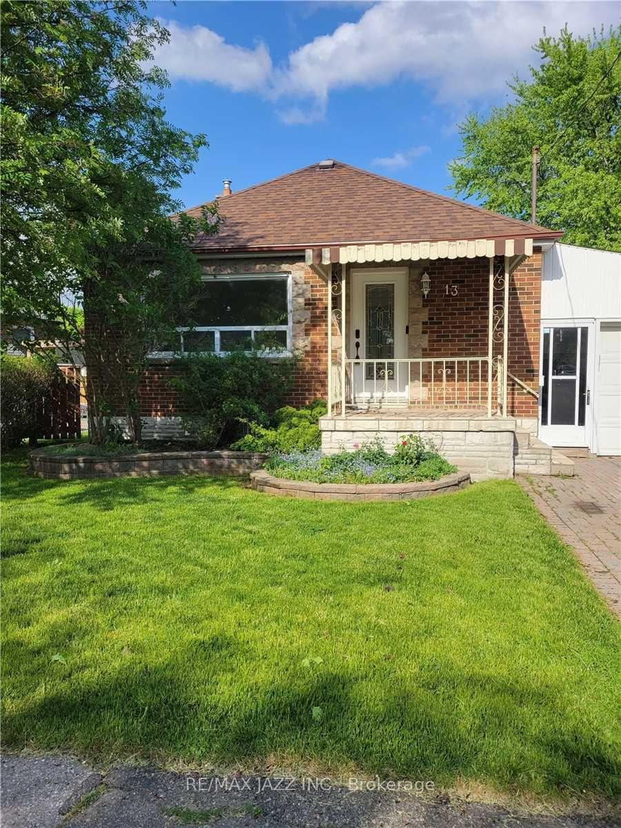Front of 13 Orchardview Boulevard