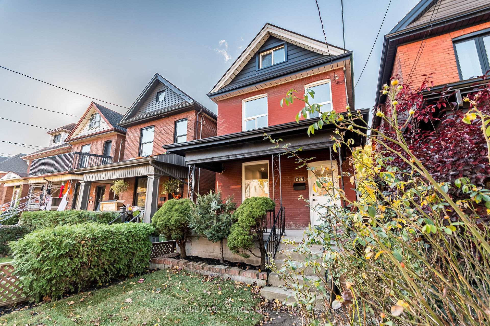 Front of Unit upper, 286 Cumberland Avenue