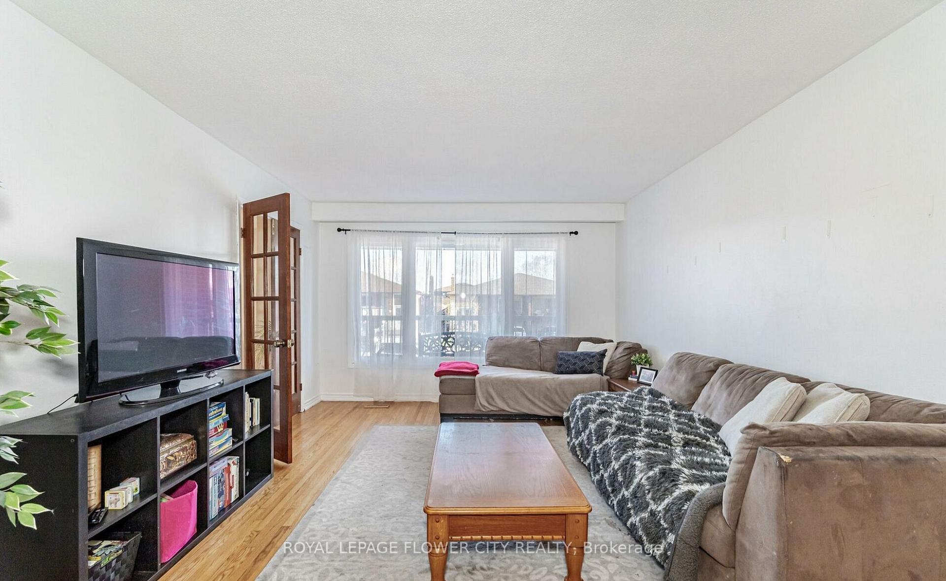 Photo 15 of 18 Prouse Drive, Brampton, Brampton North — HOMEH