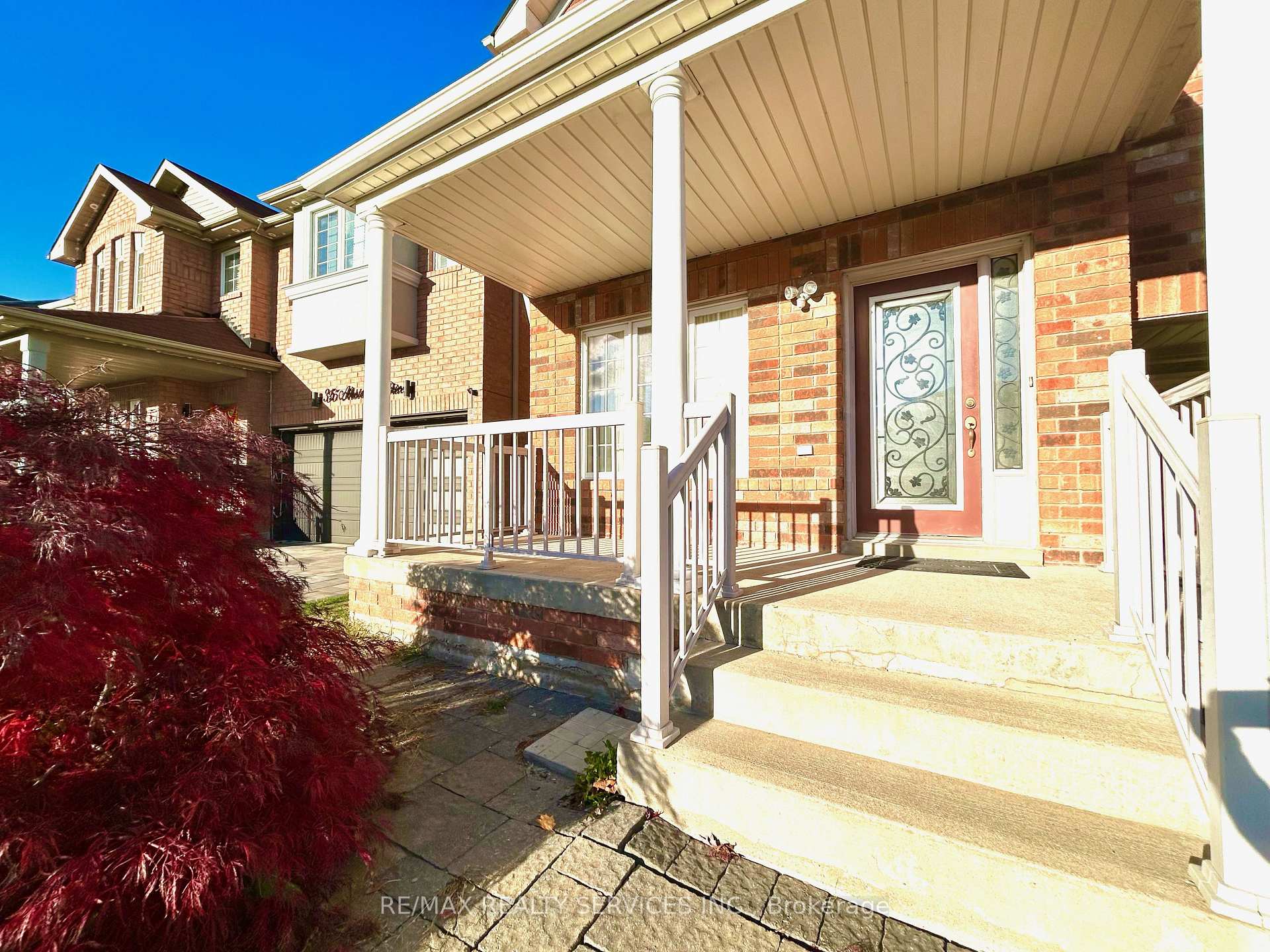 Photo 5 of 37 Abbotsbury Drive, Brampton, Credit Valley — HOMEH