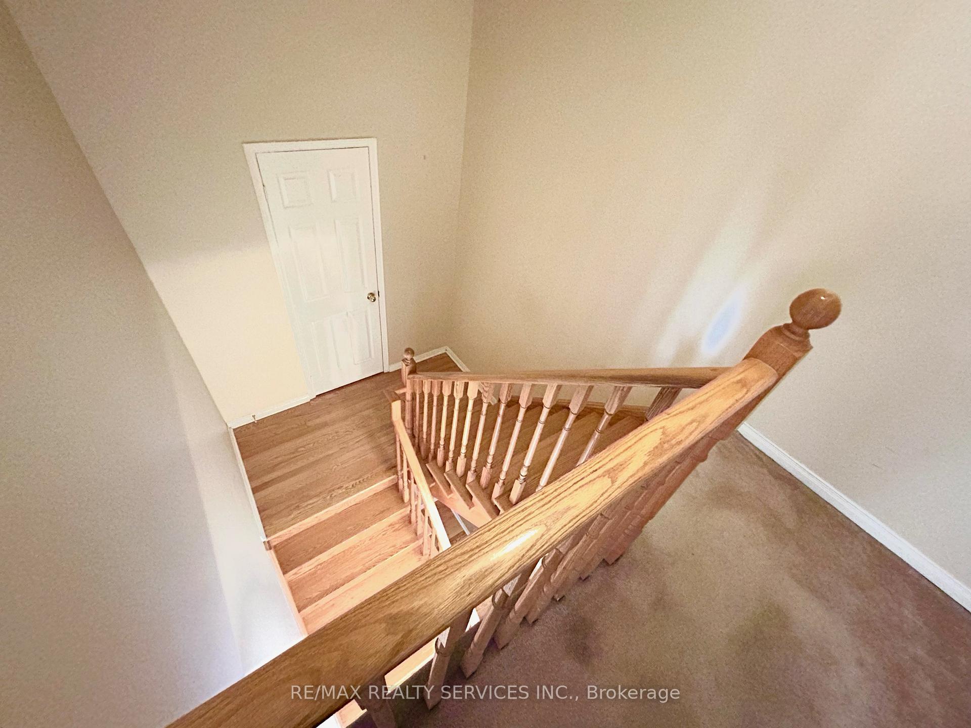 Photo 12 of 37 Abbotsbury Drive, Brampton, Credit Valley — HOMEH