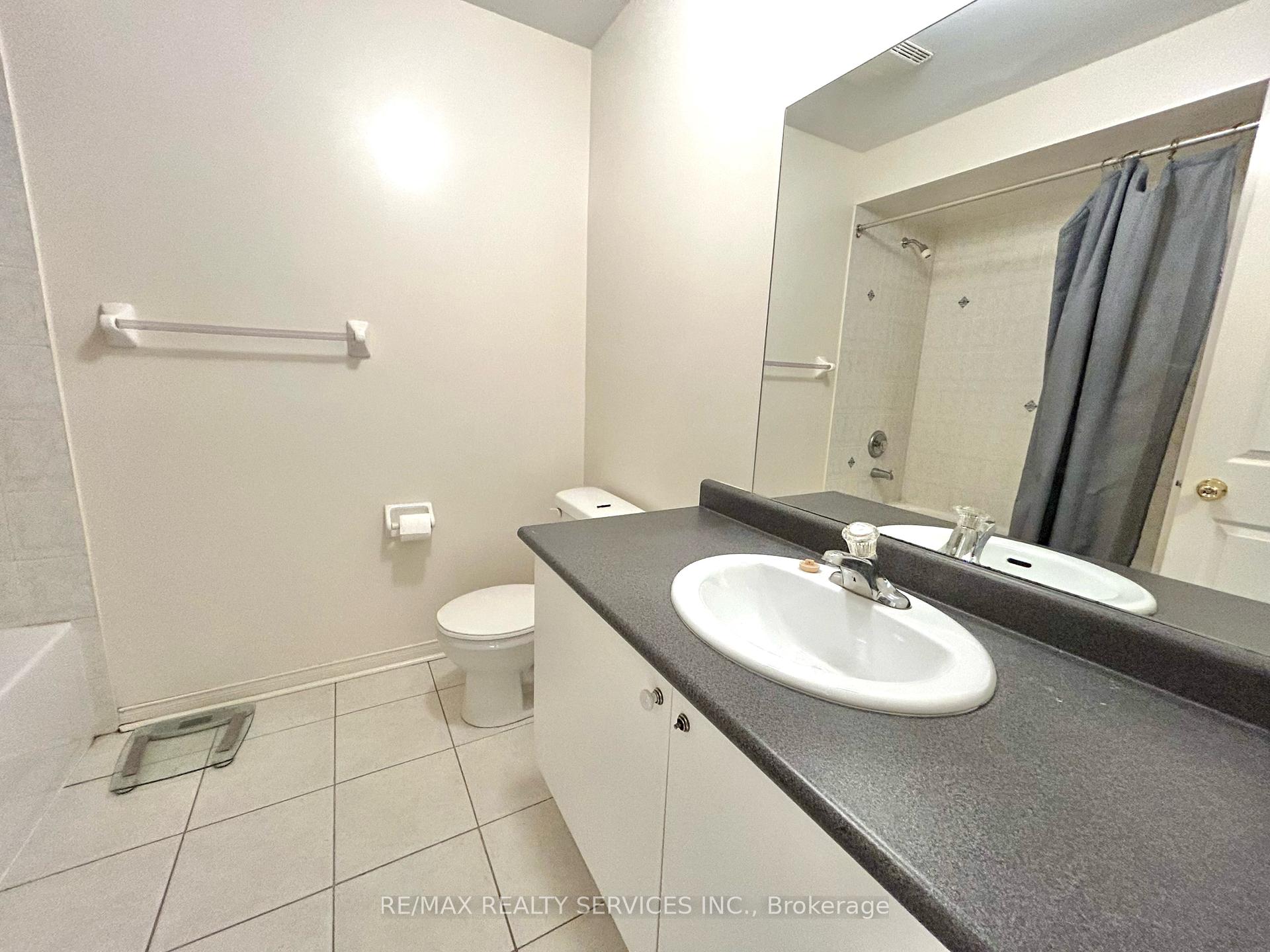 Photo 14 of 37 Abbotsbury Drive, Brampton, Credit Valley — HOMEH