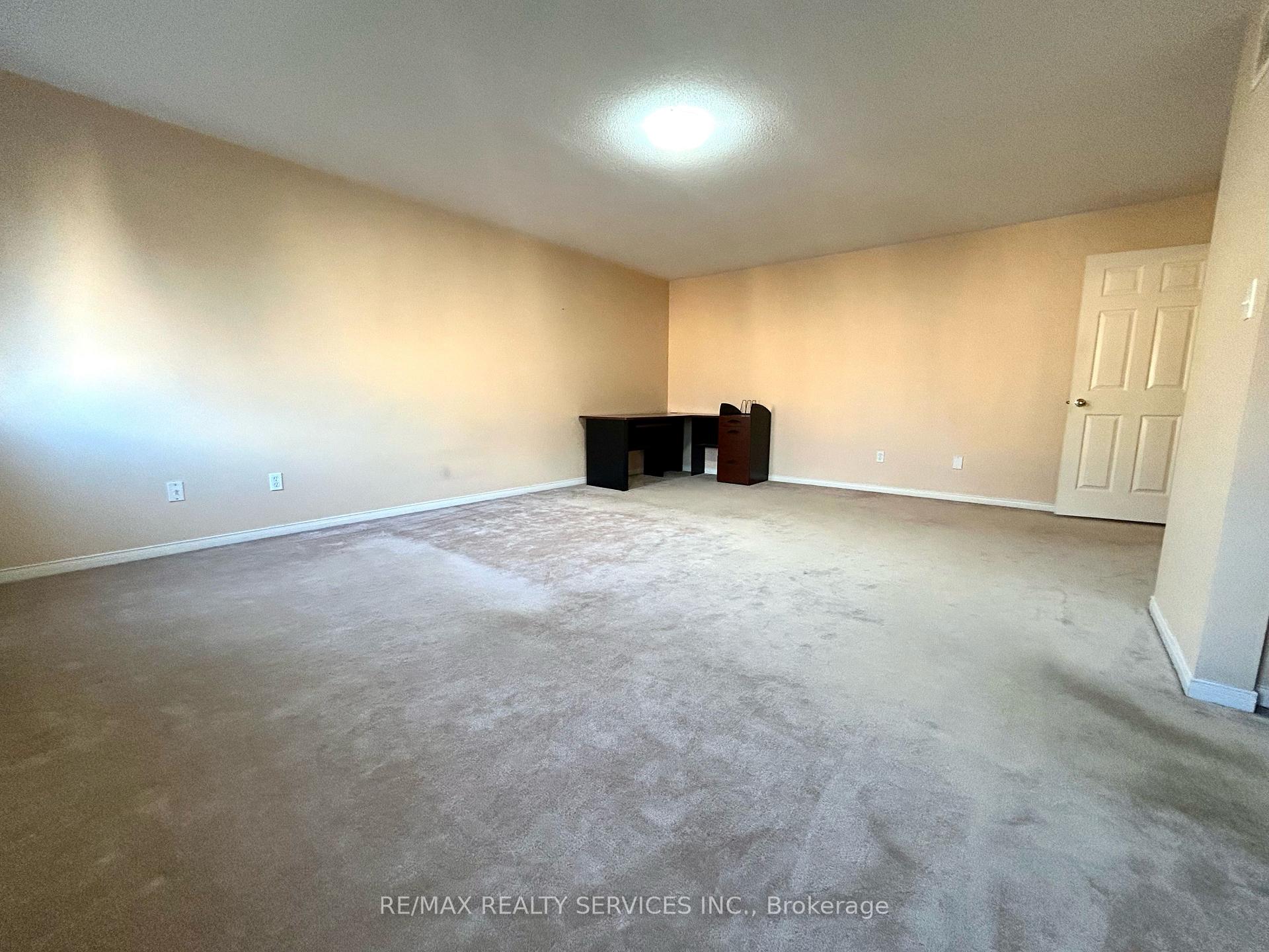 Photo 21 of 37 Abbotsbury Drive, Brampton, Credit Valley — HOMEH