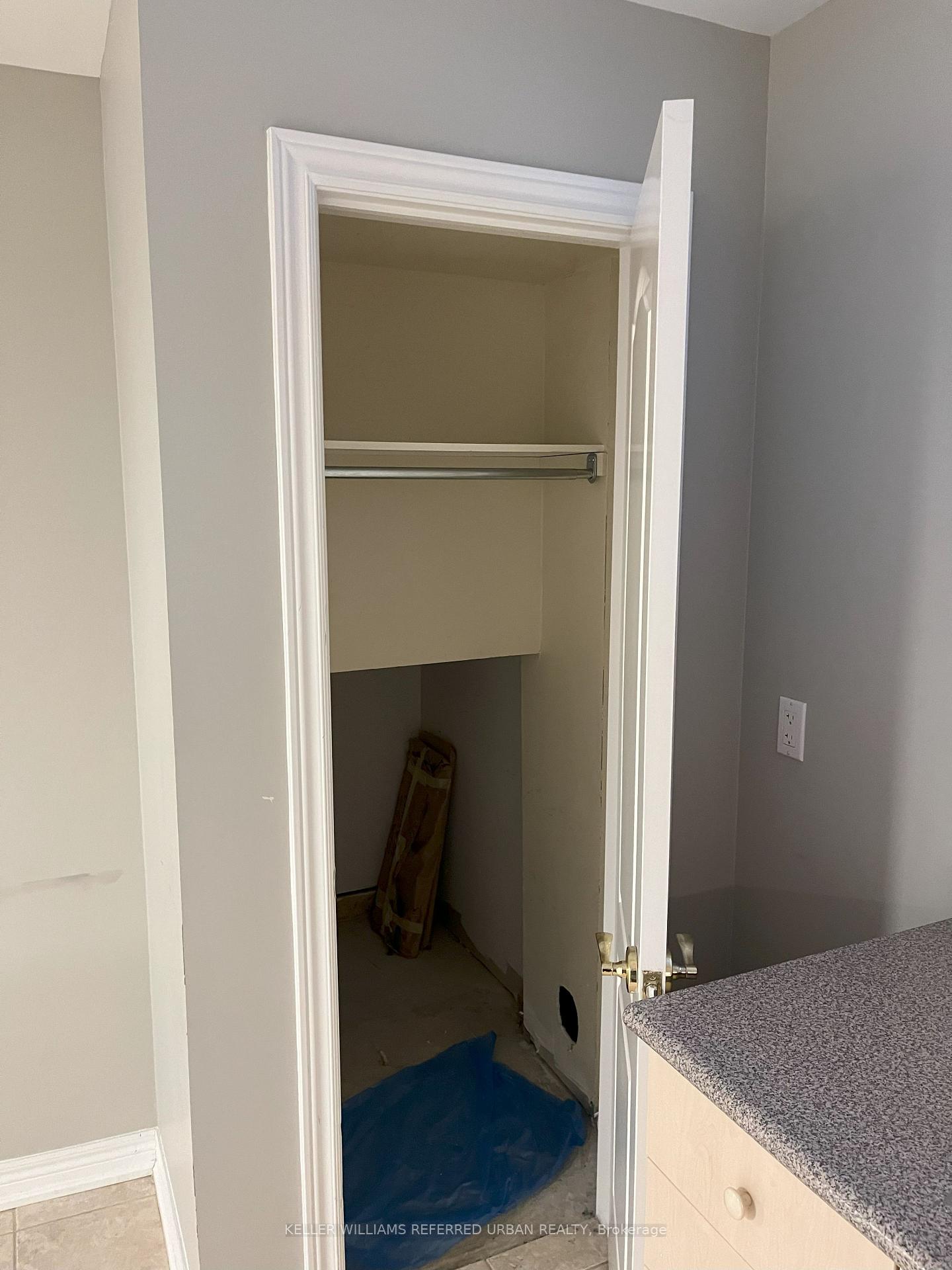 Photo 4 of Unit BSMT 1, 32 Brookview Drive, Toronto, Englemount-Lawrence — HOMEH