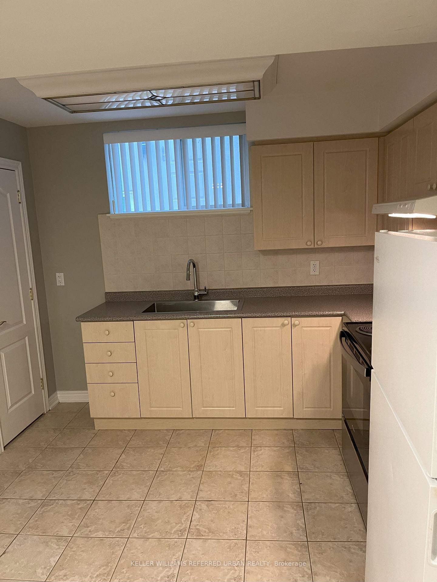 Photo 5 of Unit BSMT 1, 32 Brookview Drive, Toronto, Englemount-Lawrence — HOMEH