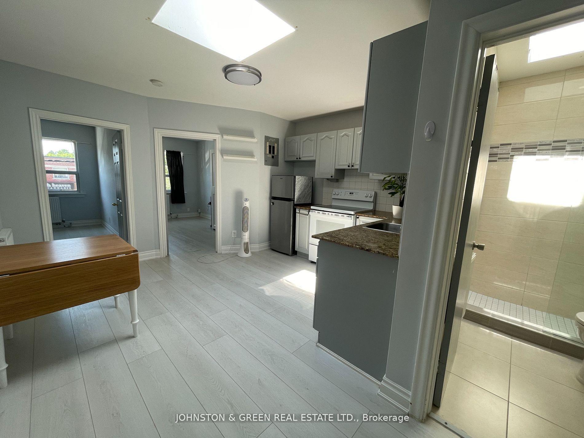 Photo 5 of 1037 Coxwell Avenue, Toronto, East York — HOMEH