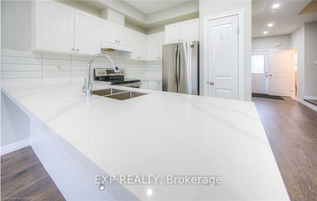 Photo 10 of 41 Pinot Crescent, Hamilton, Stoney Creek — HOMEH