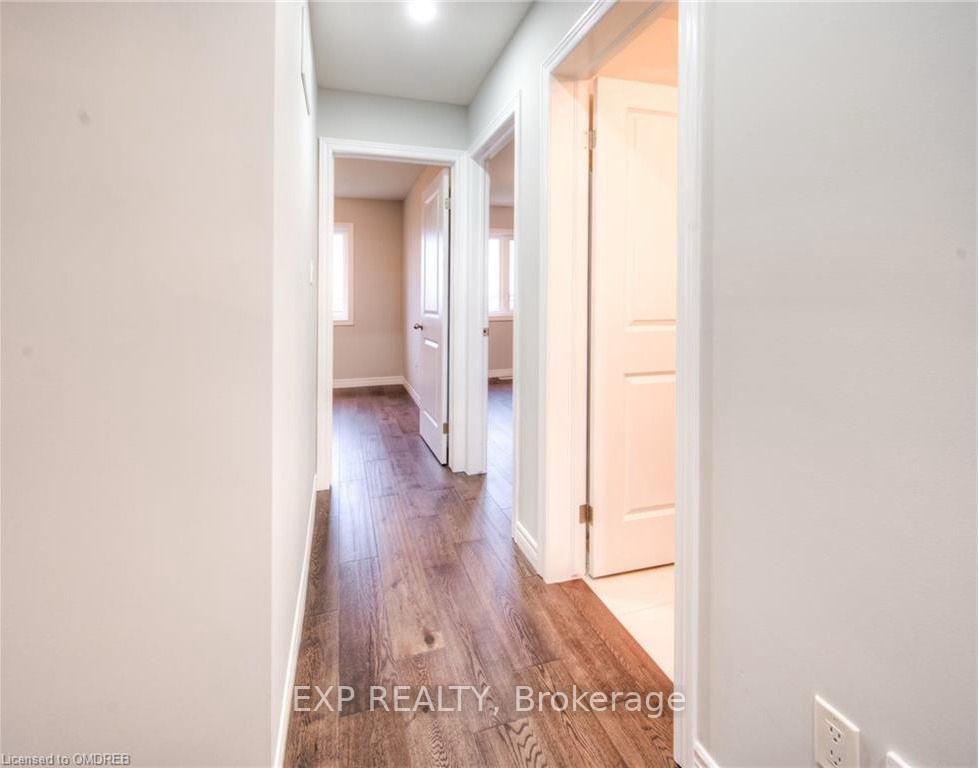 Photo 16 of 41 Pinot Crescent, Hamilton, Stoney Creek — HOMEH