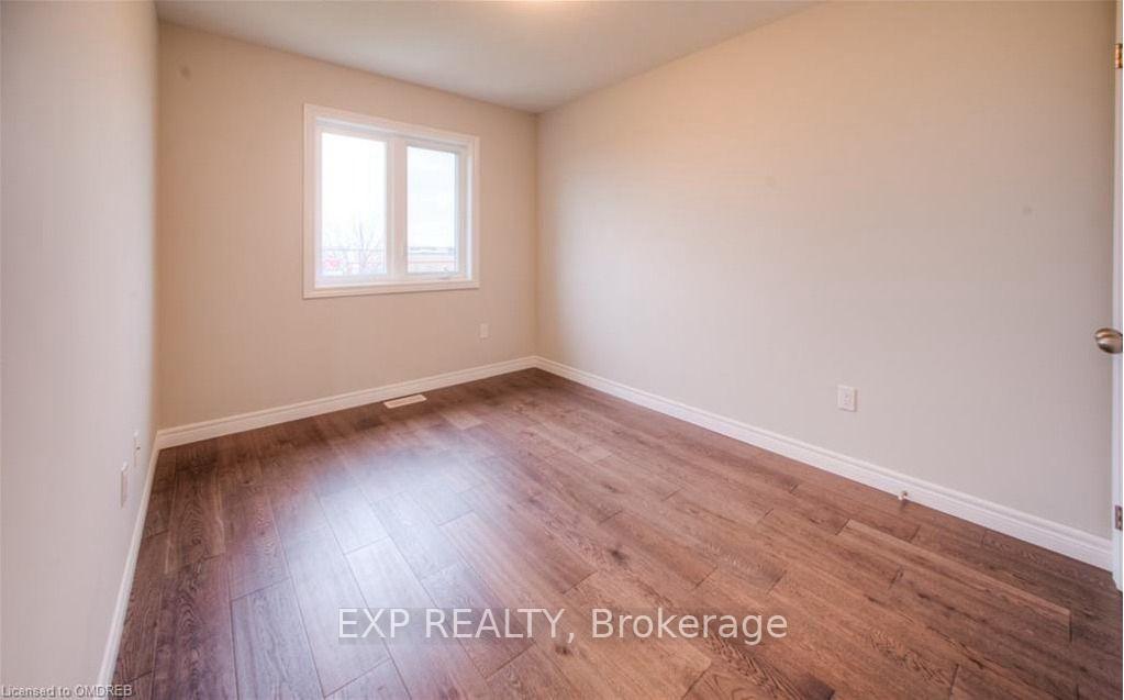 Photo 20 of 41 Pinot Crescent, Hamilton, Stoney Creek — HOMEH