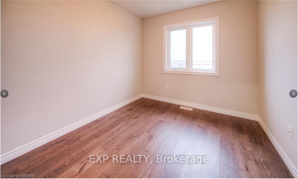 Photo 5 of 41 Pinot Crescent, Hamilton, Stoney Creek — HOMEH