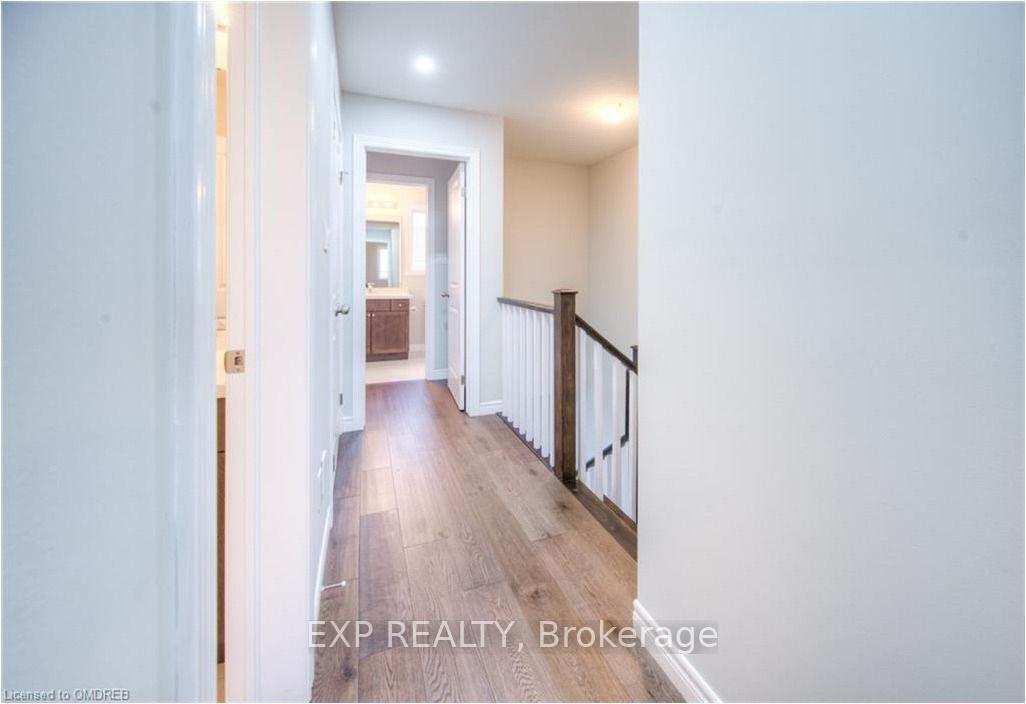 Photo 8 of 41 Pinot Crescent, Hamilton, Stoney Creek — HOMEH