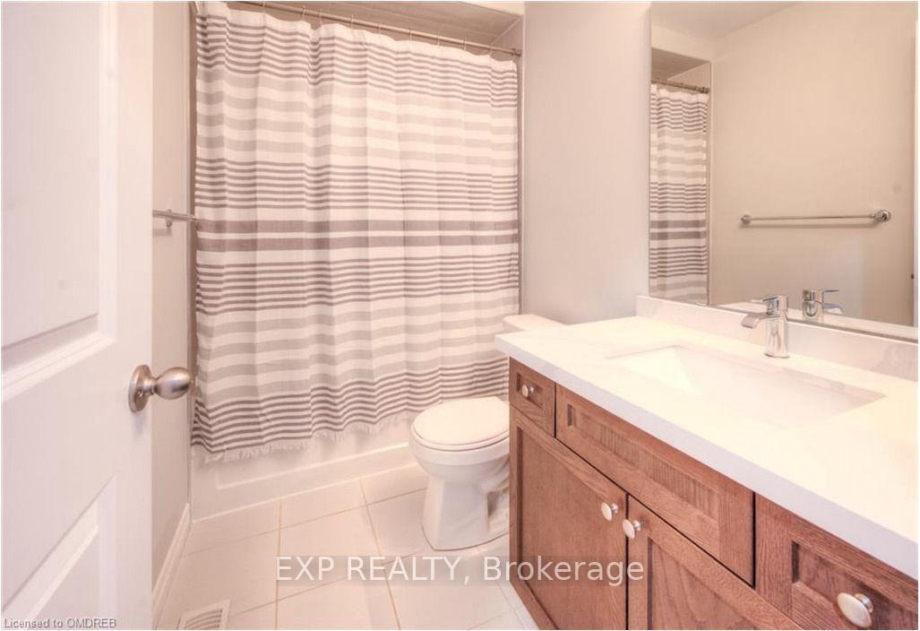 Photo 15 of 41 Pinot Crescent, Hamilton, Stoney Creek — HOMEH
