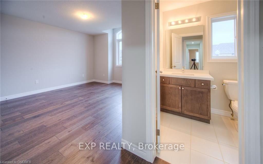 Photo 14 of 41 Pinot Crescent, Hamilton, Stoney Creek — HOMEH