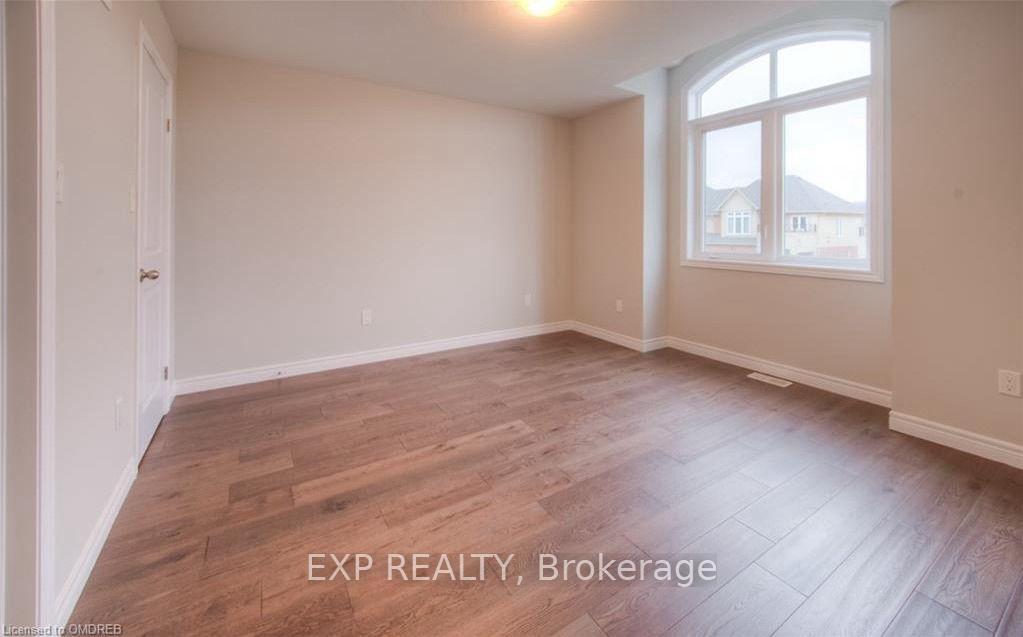 Photo 9 of 41 Pinot Crescent, Hamilton, Stoney Creek — HOMEH