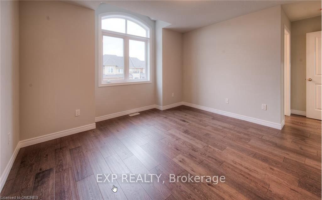 Photo 17 of 41 Pinot Crescent, Hamilton, Stoney Creek — HOMEH