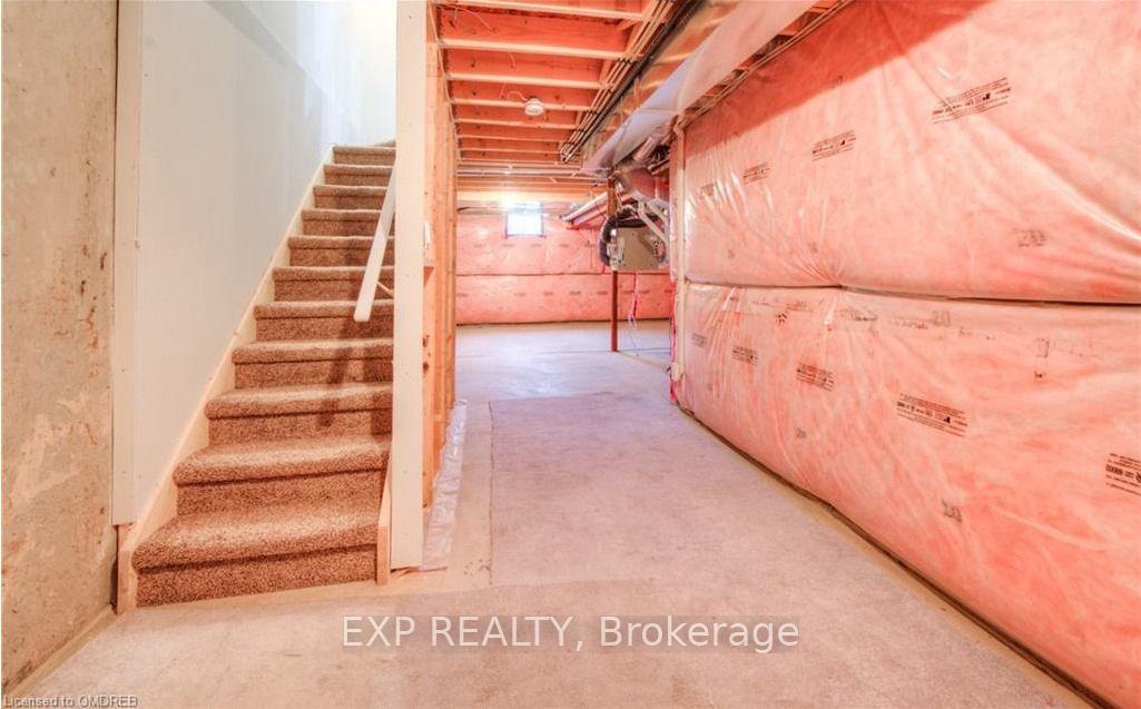 Photo 18 of 41 Pinot Crescent, Hamilton, Stoney Creek — HOMEH