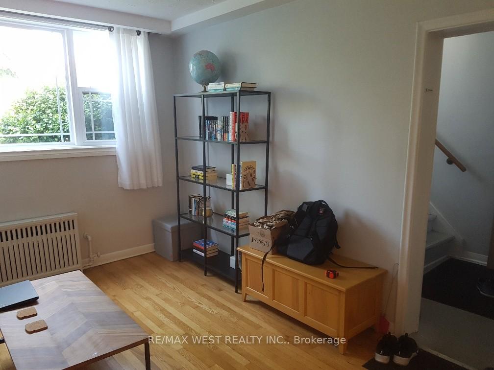 Front of Unit 1, 45 Clovelly Avenue