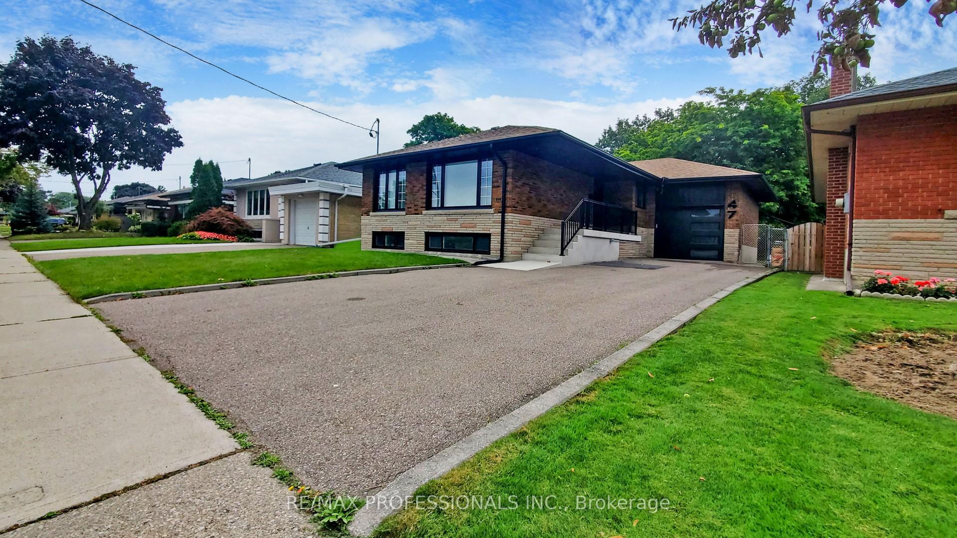 Photo 1 of 47 Poynter Drive, Etobicoke, Kingsview Village-The Westway — HOMEH
