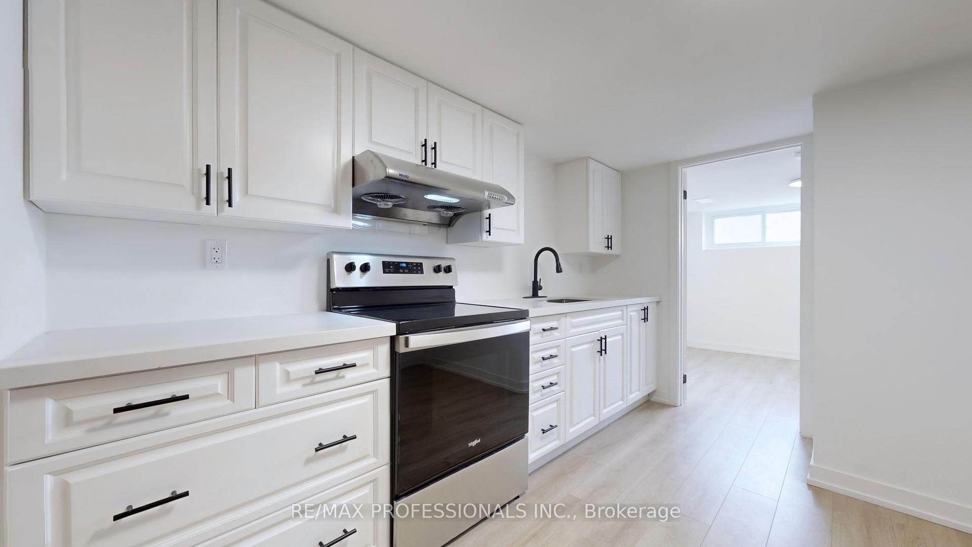 Photo 5 of 47 Poynter Drive, Etobicoke, Kingsview Village-The Westway — HOMEH