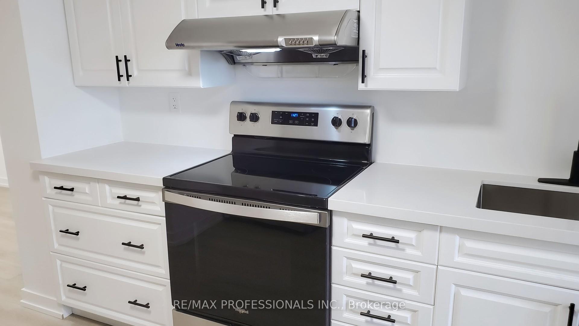 Photo 13 of 47 Poynter Drive, Etobicoke, Kingsview Village-The Westway — HOMEH