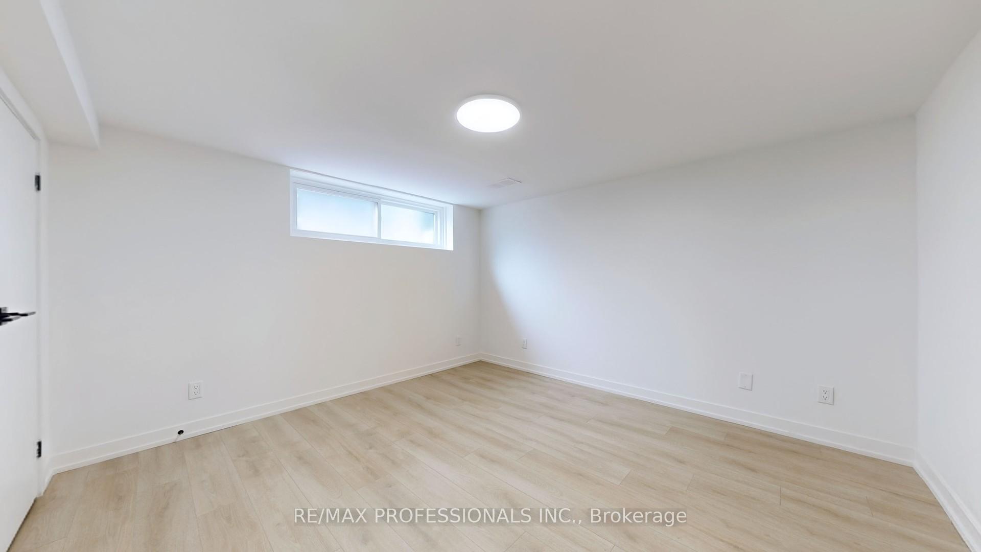 Photo 11 of 47 Poynter Drive, Etobicoke, Kingsview Village-The Westway — HOMEH