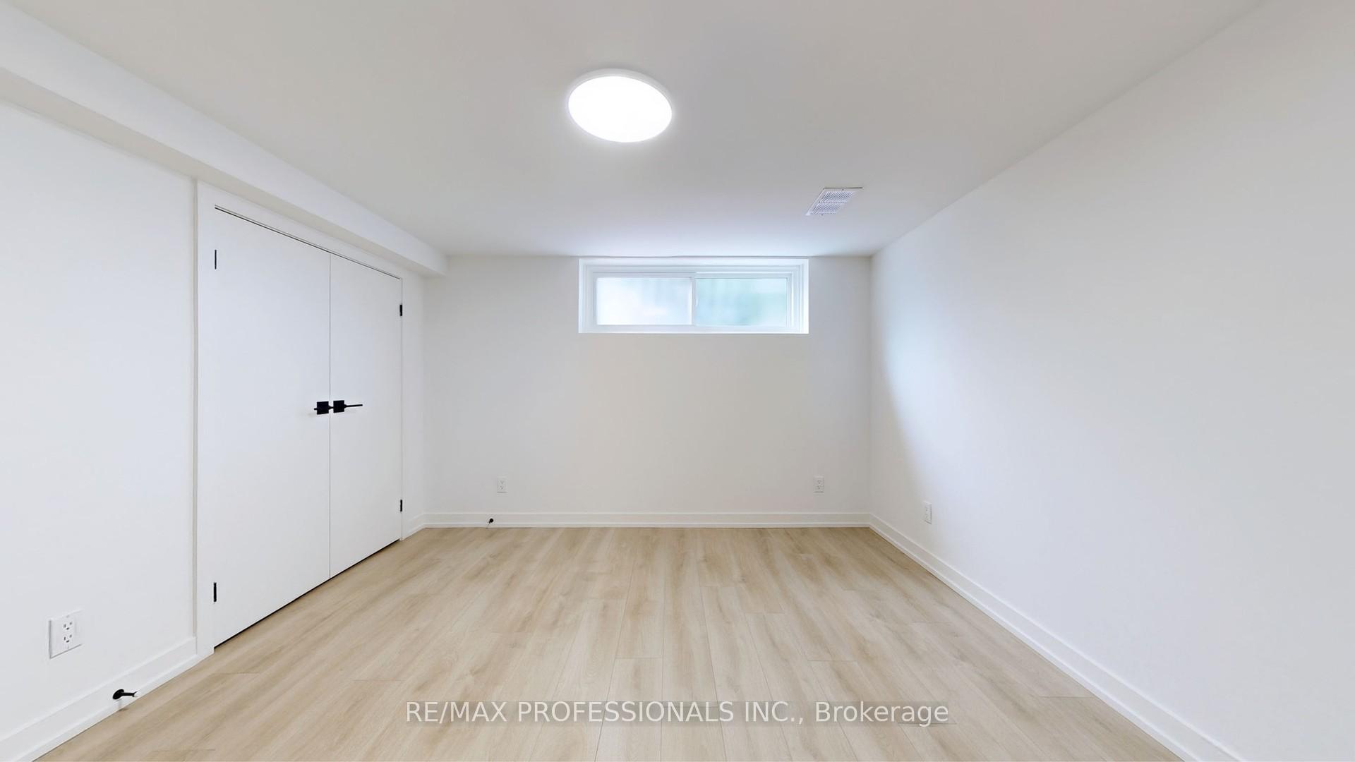 Photo 15 of 47 Poynter Drive, Etobicoke, Kingsview Village-The Westway — HOMEH
