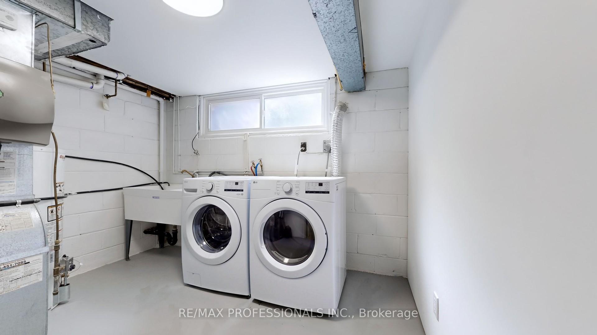 Photo 17 of 47 Poynter Drive, Etobicoke, Kingsview Village-The Westway — HOMEH