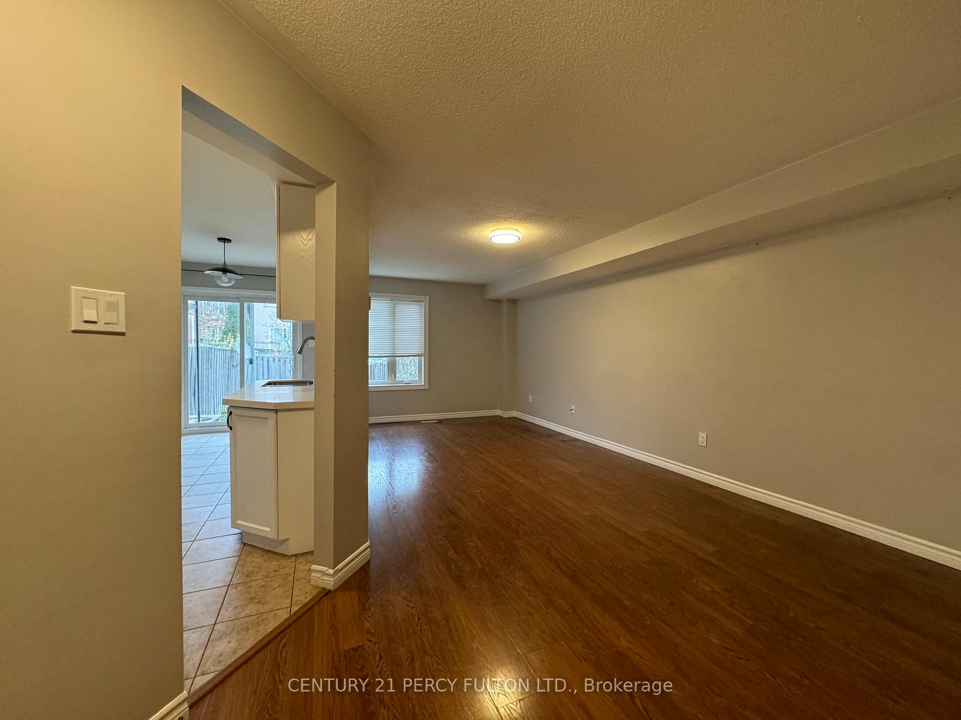 Photo 5 of 66 Tincomb Crescent, Whitby, Pringle Creek — HOMEH