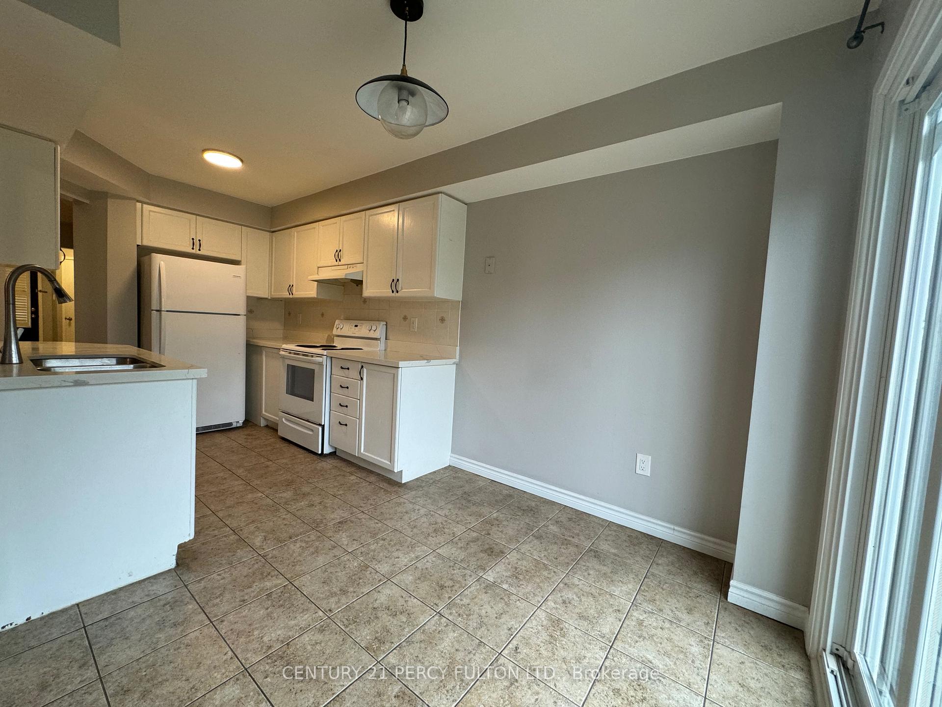 Photo 16 of 66 Tincomb Crescent, Whitby, Pringle Creek — HOMEH