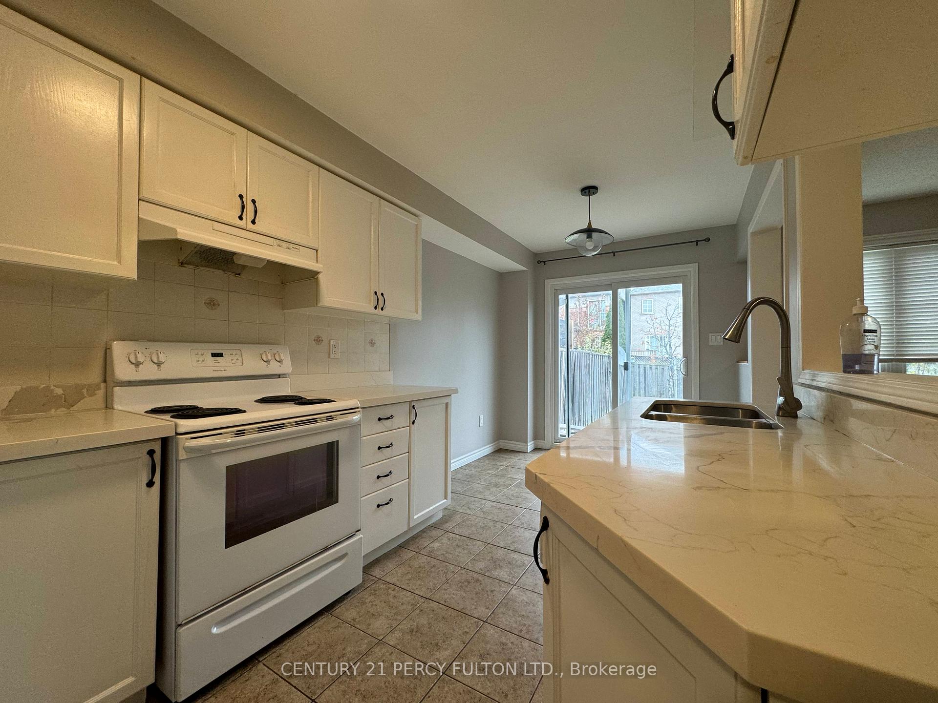 Photo 17 of 66 Tincomb Crescent, Whitby, Pringle Creek — HOMEH