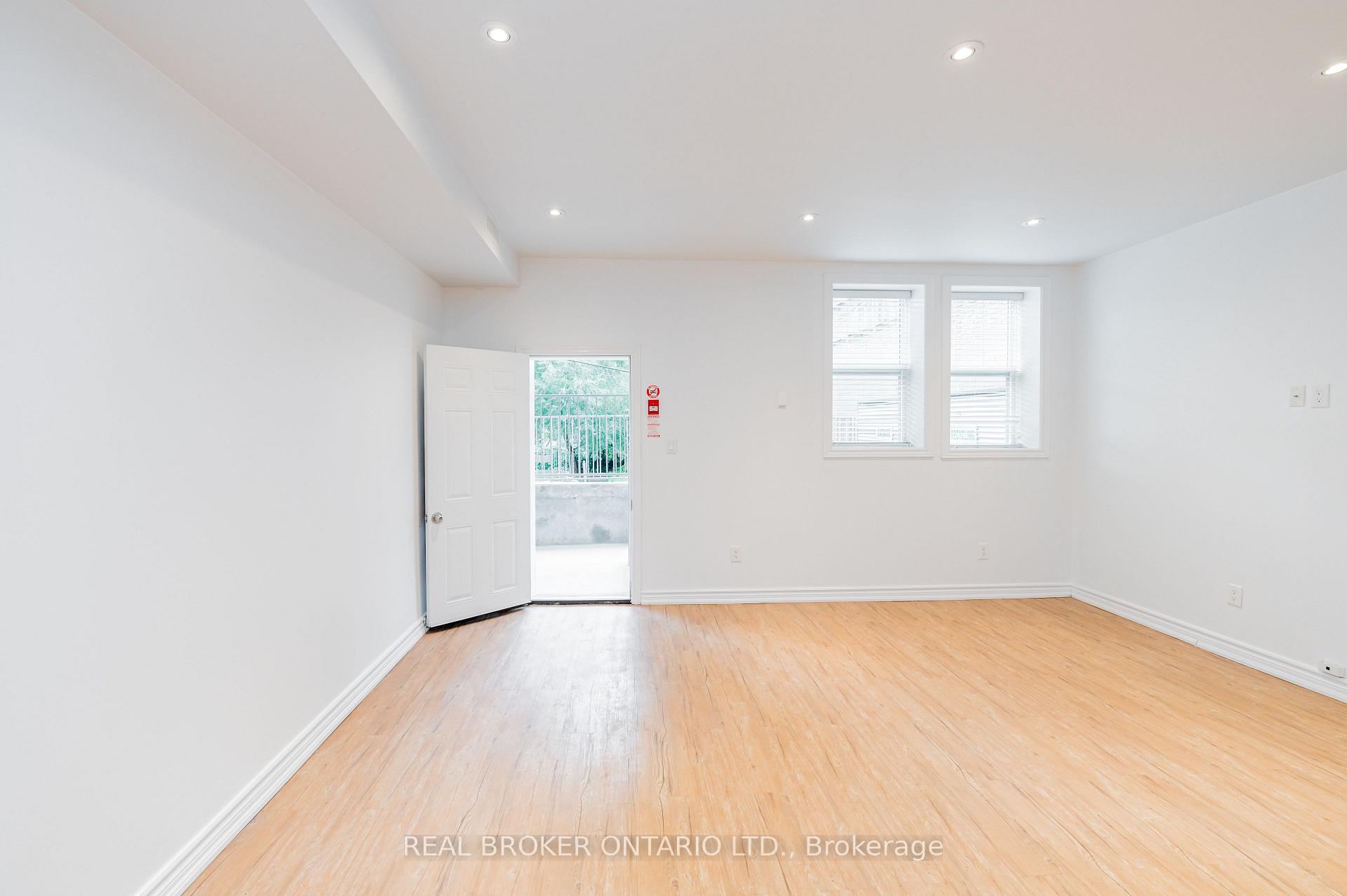 Photo 3 of Unit 3, 85 Beech Avenue, Toronto, The Beaches — HOMEH