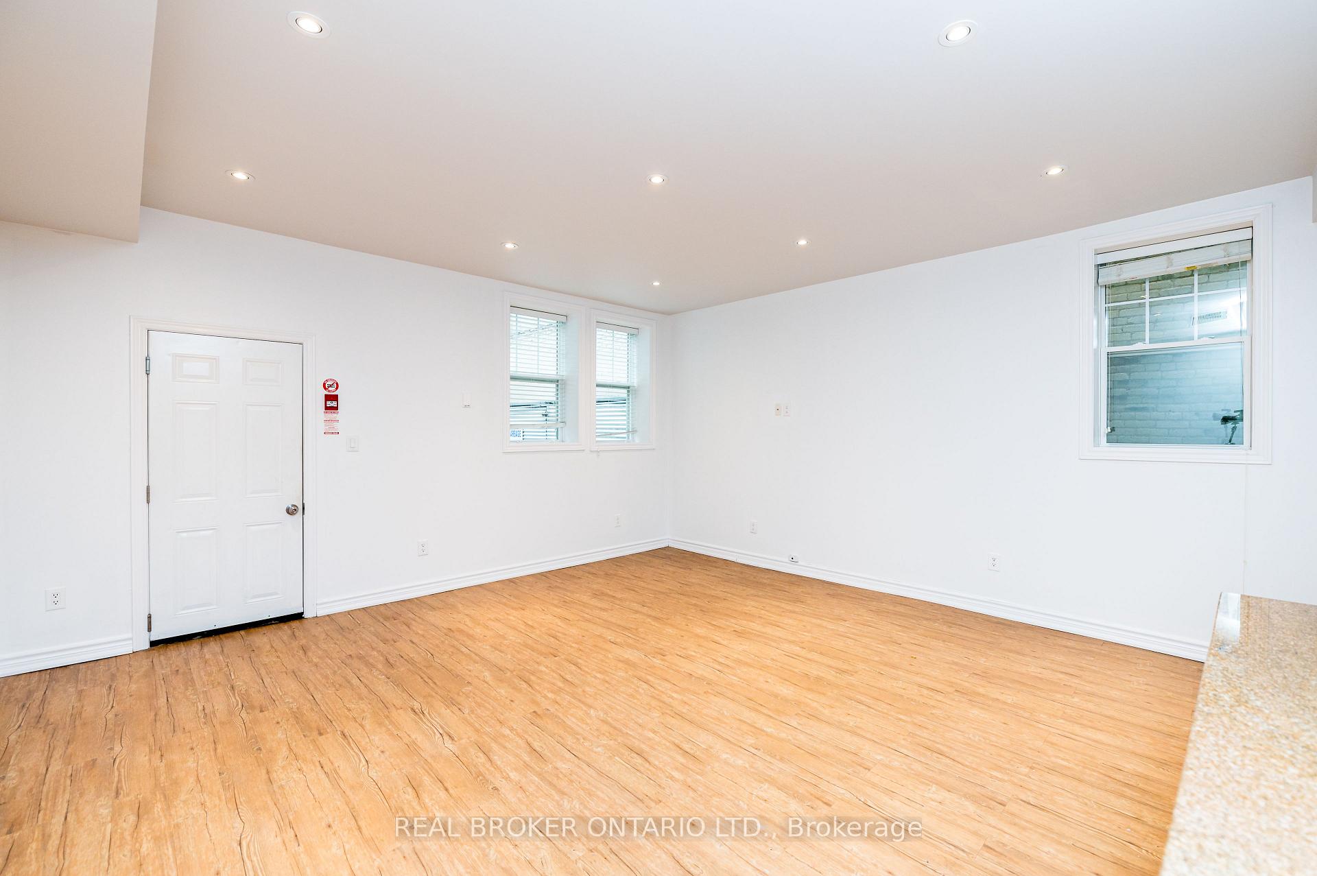 Photo 2 of Unit 3, 85 Beech Avenue, Toronto, The Beaches — HOMEH