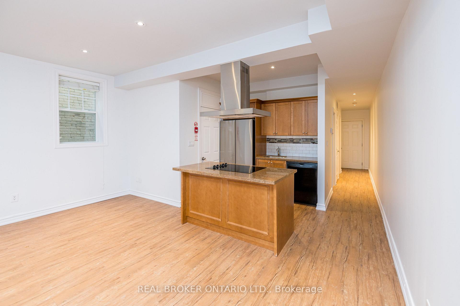 Photo 4 of Unit 3, 85 Beech Avenue, Toronto, The Beaches — HOMEH
