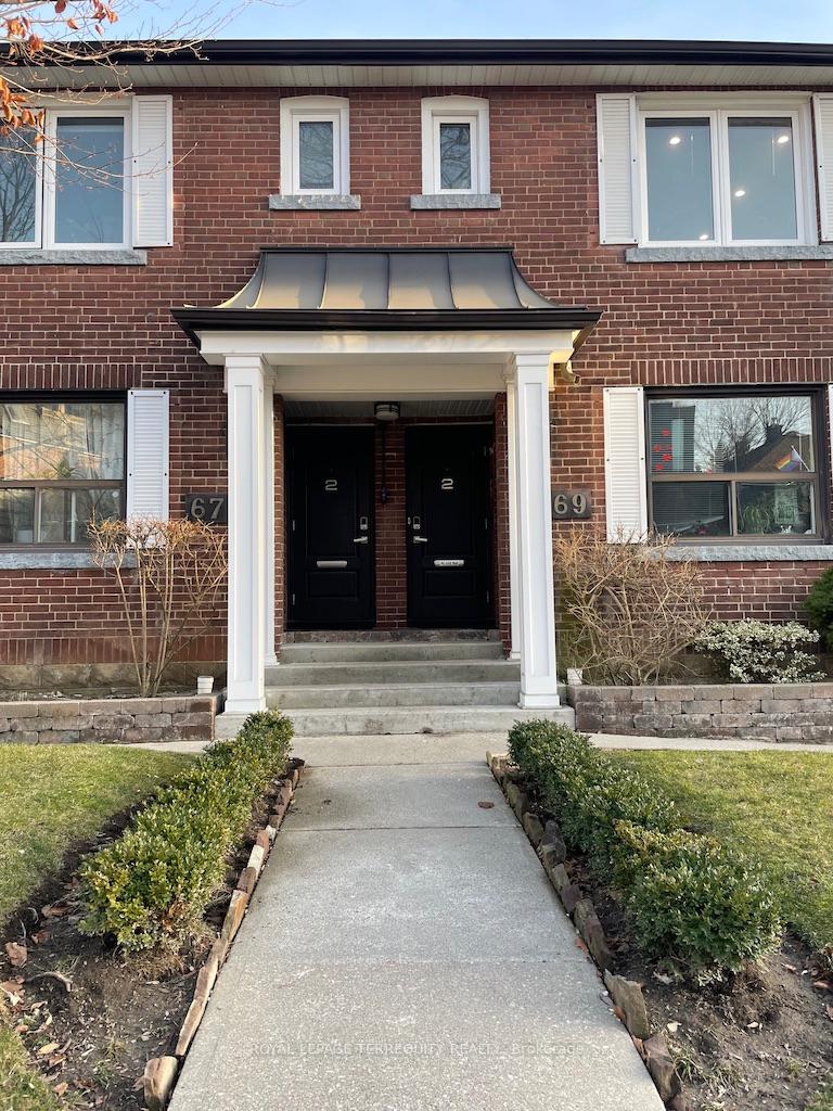 Front of Unit Upper, 69 Burnaby Boulevard N