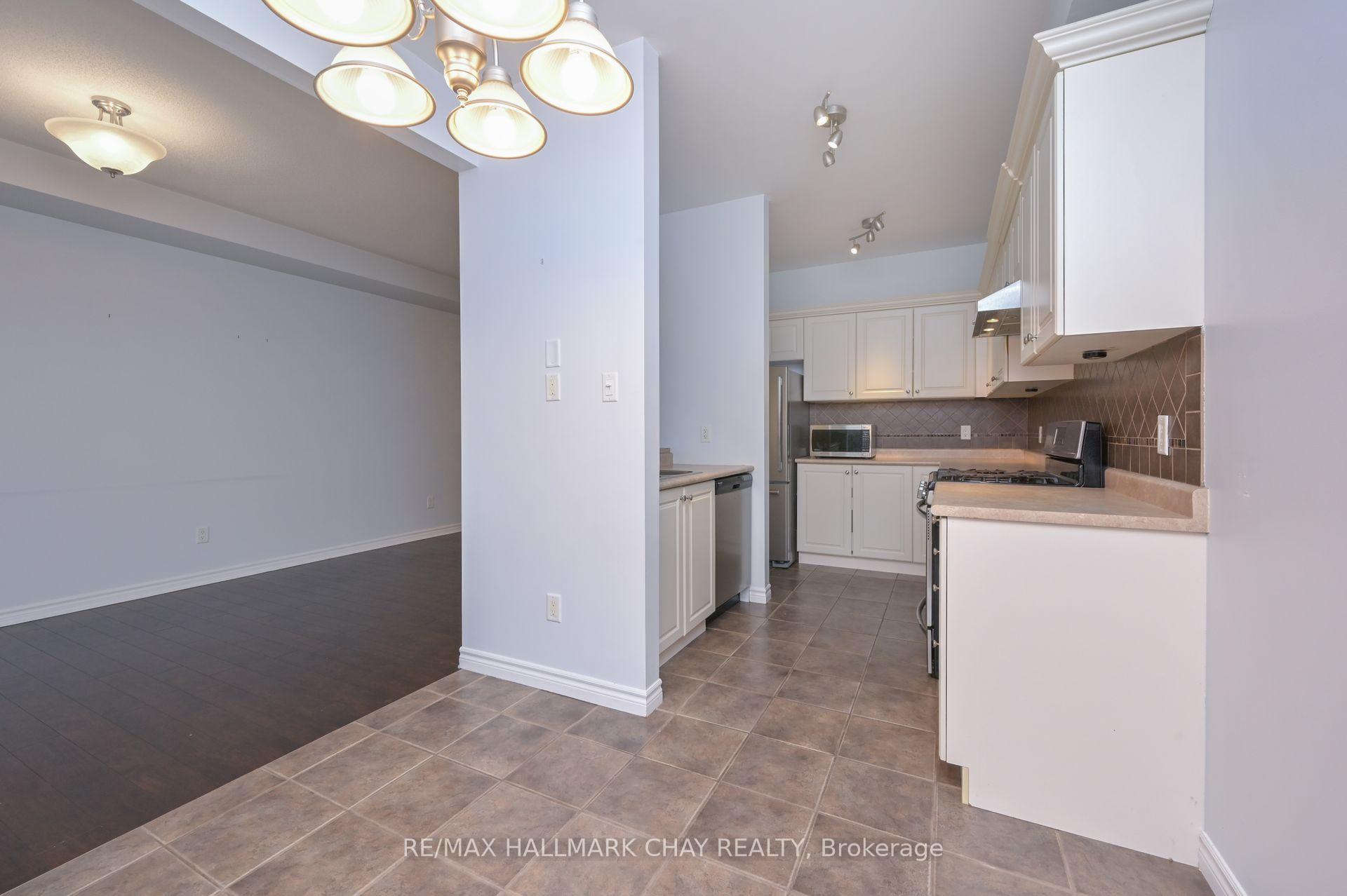 Photo 9 of 22 Claudio Crescent, Barrie, Ardagh — HOMEH