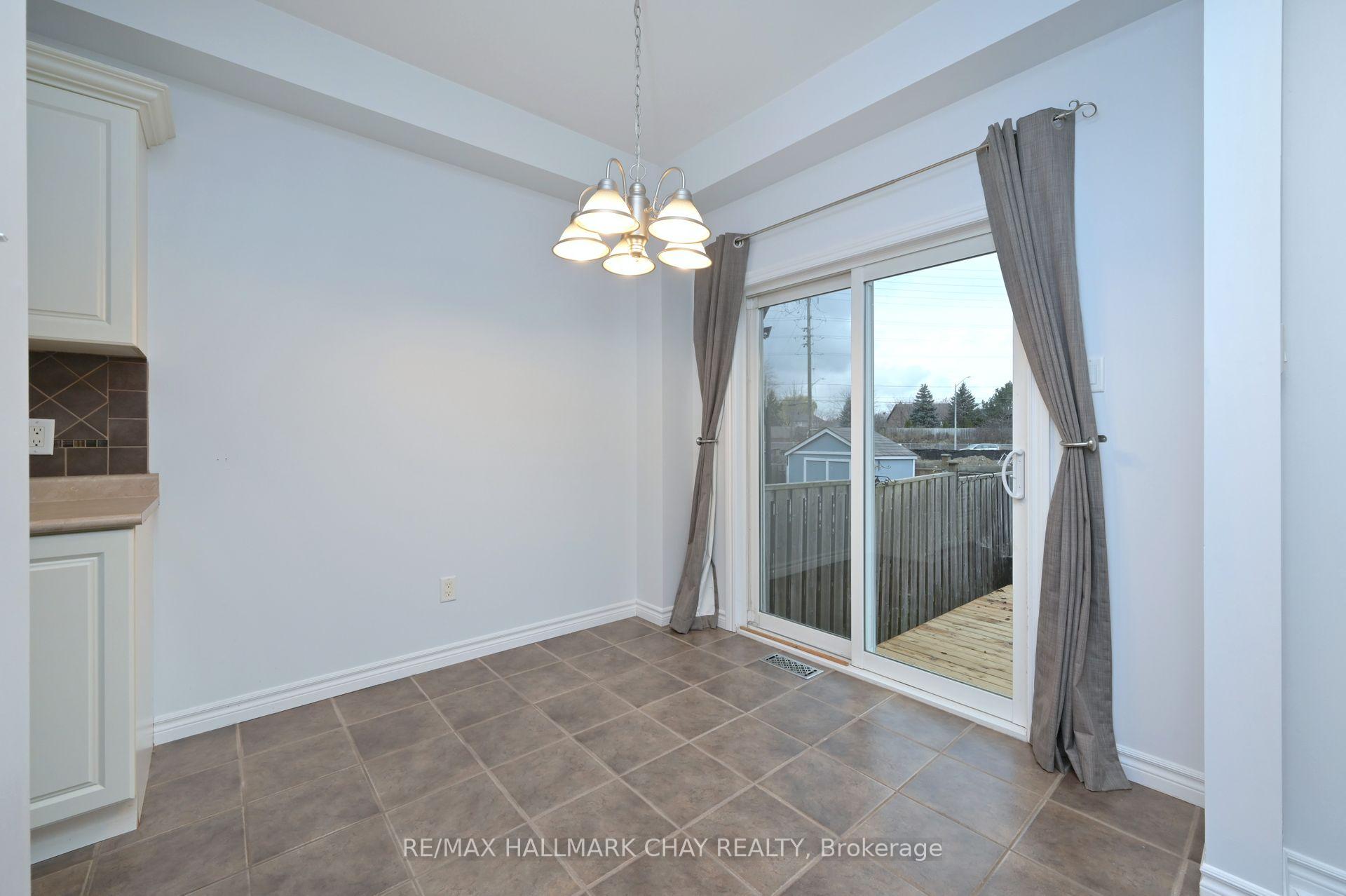 Photo 13 of 22 Claudio Crescent, Barrie, Ardagh — HOMEH