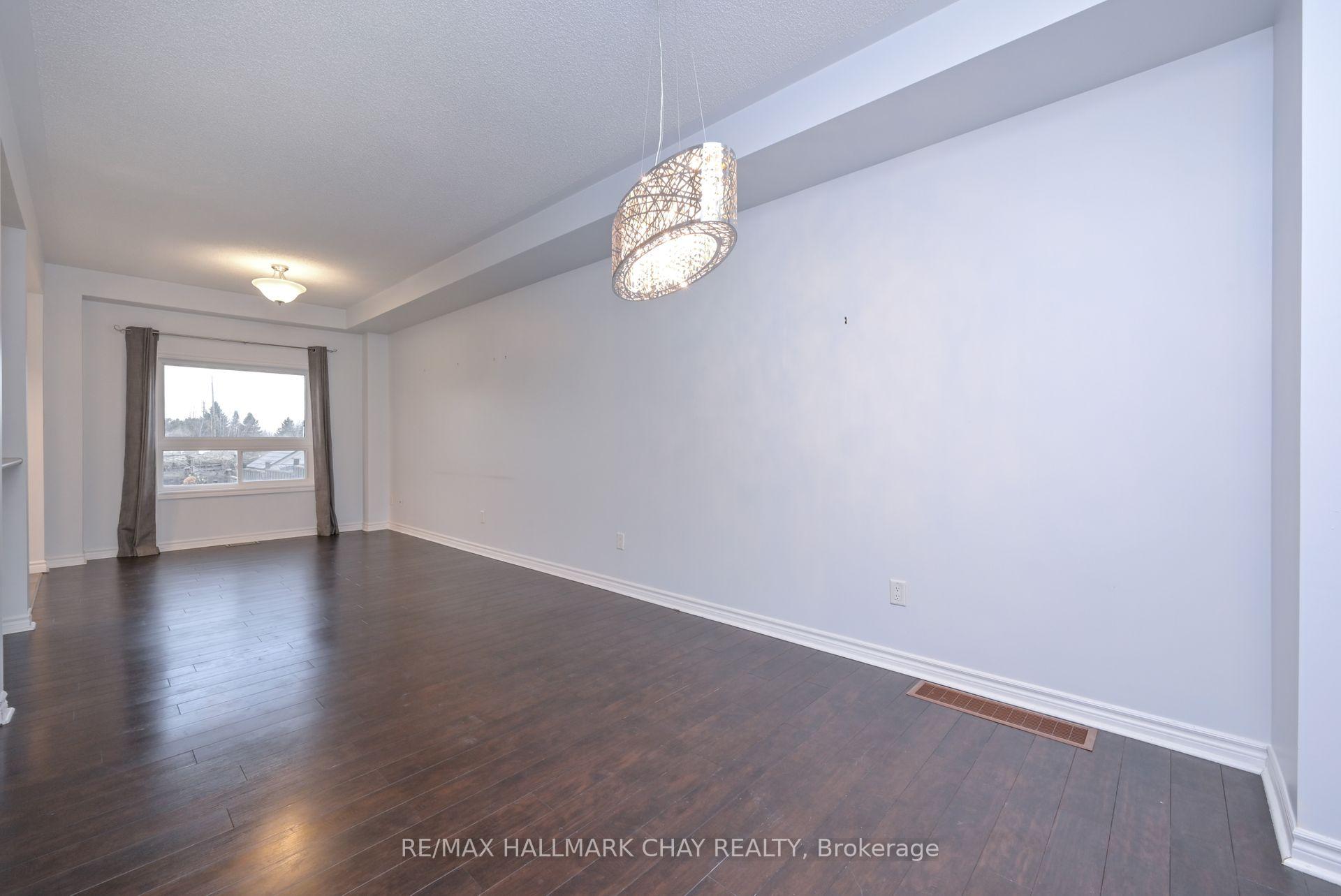 Photo 14 of 22 Claudio Crescent, Barrie, Ardagh — HOMEH