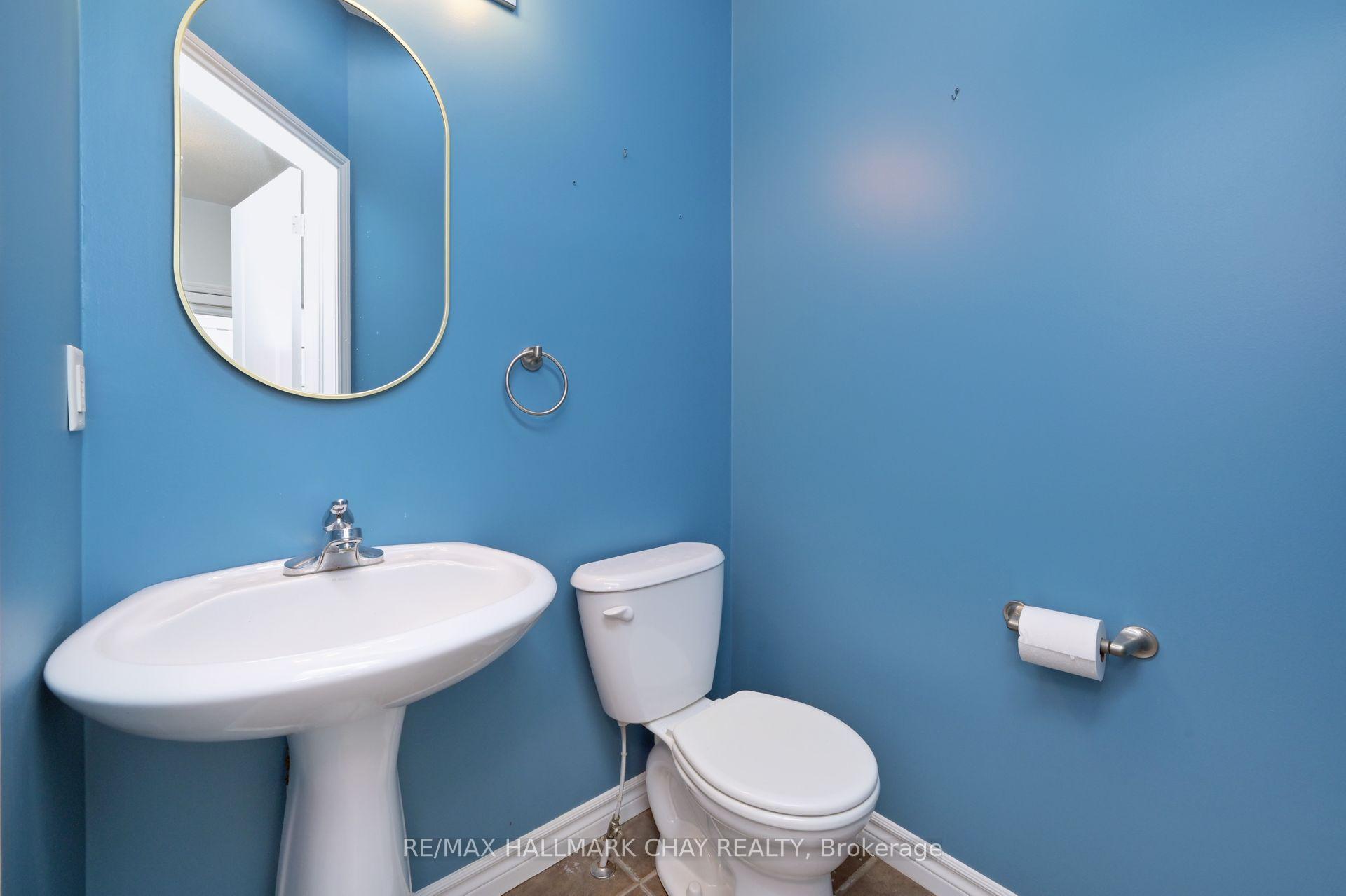 Photo 12 of 22 Claudio Crescent, Barrie, Ardagh — HOMEH