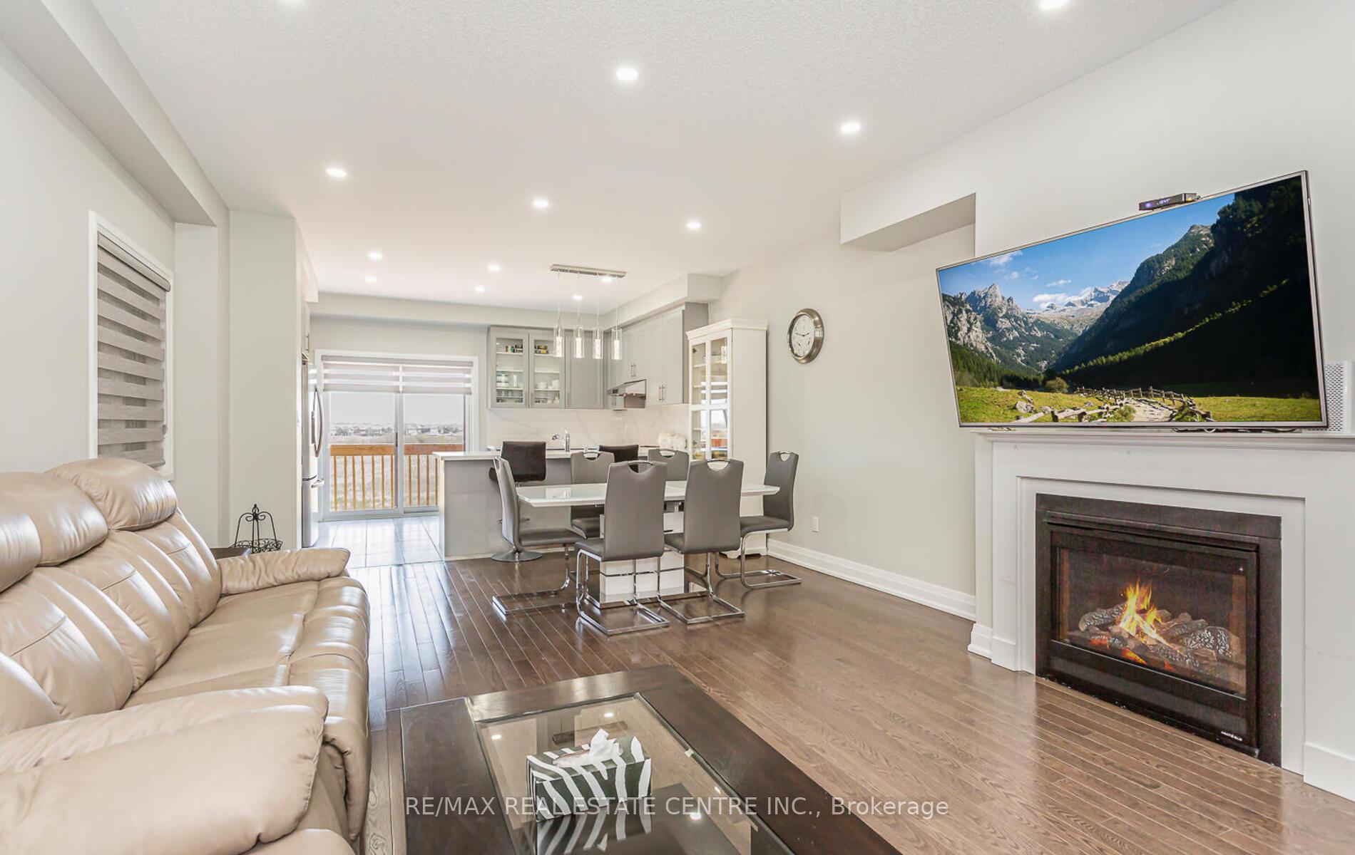 Photo 13 of 3 Dalbeattie Drive, Brampton, Bram West — HOMEH
