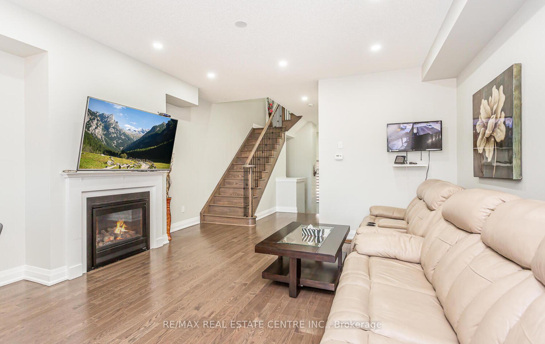 Photo 15 of 3 Dalbeattie Drive, Brampton, Bram West — HOMEH